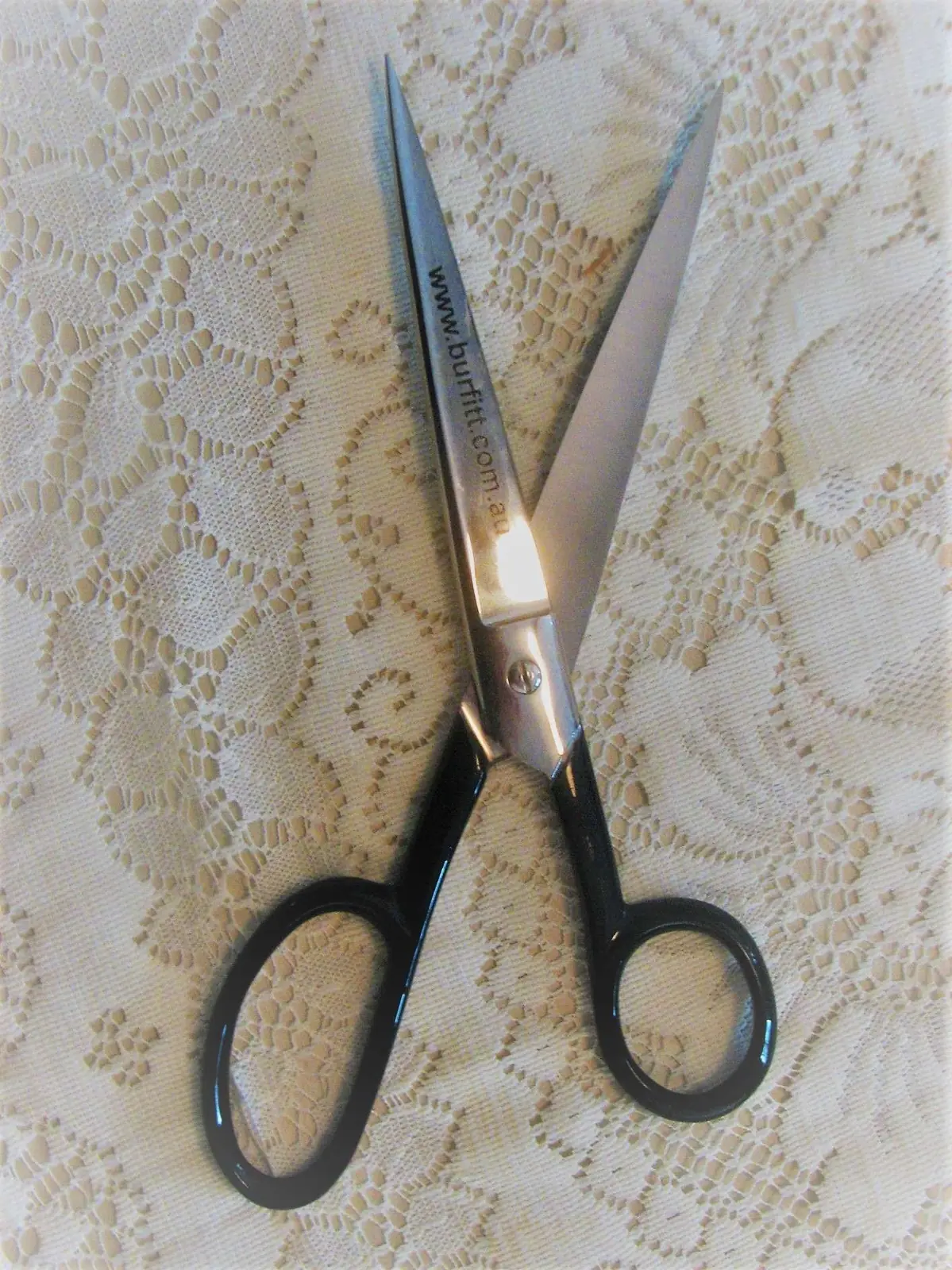 3177_dressmaking-scissor-2 Burfitt Light Dressmaking Scissors for Sewing