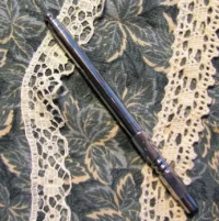 2538_stilleto-cover-on-needle